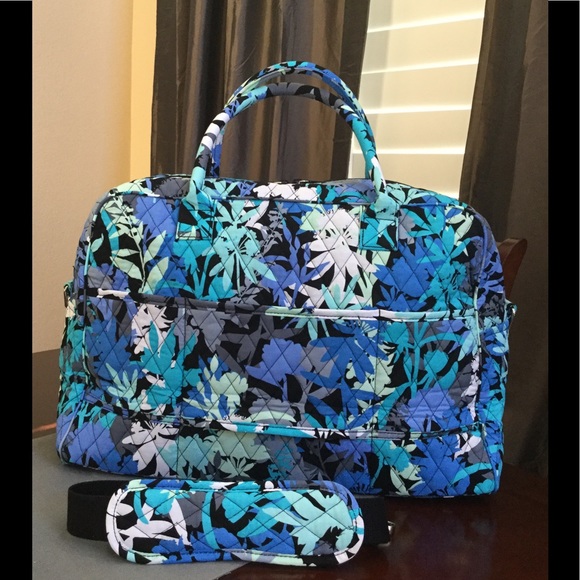 NWT VERA BRADLEY WEEKENDER TRAVEL BAG - Picture 2 of 4